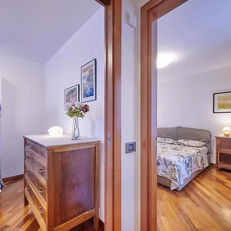 度假居 A Step From The *