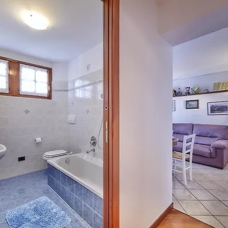 A Step From The 德尔维奥