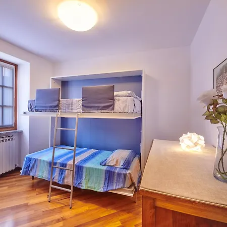 A Step From The 德尔维奥